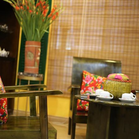 Tuti Lakeside Homestay Hanoi Zewnętrze zdjęcie